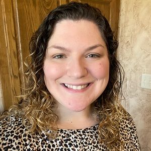 Meet your Posher, Caitlin